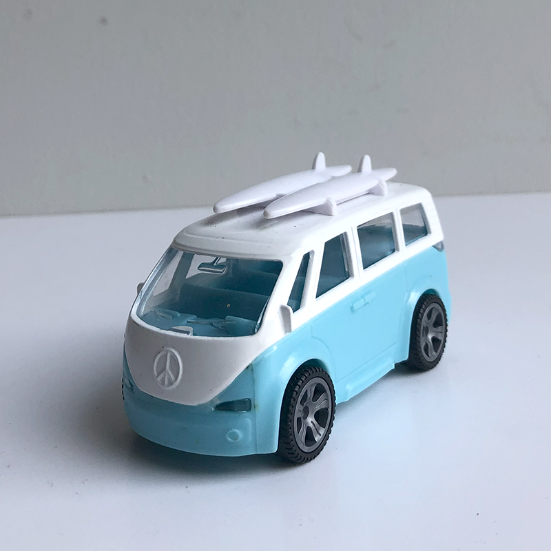 pikkuauto kleinbus vaaleansininen